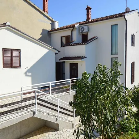 In Pula/istrien 11128 Vintijan